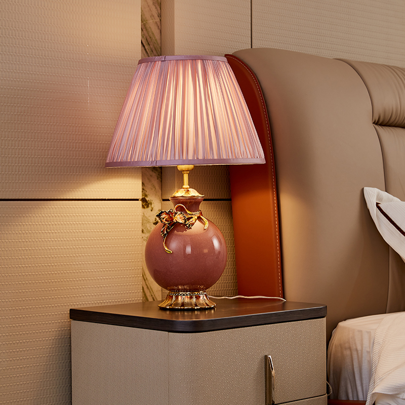 Lovely pink glass with Iris flower design table lamp